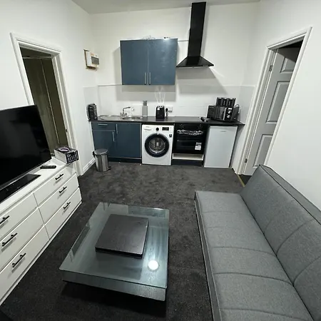 Cheam Apartment Exterior photo
