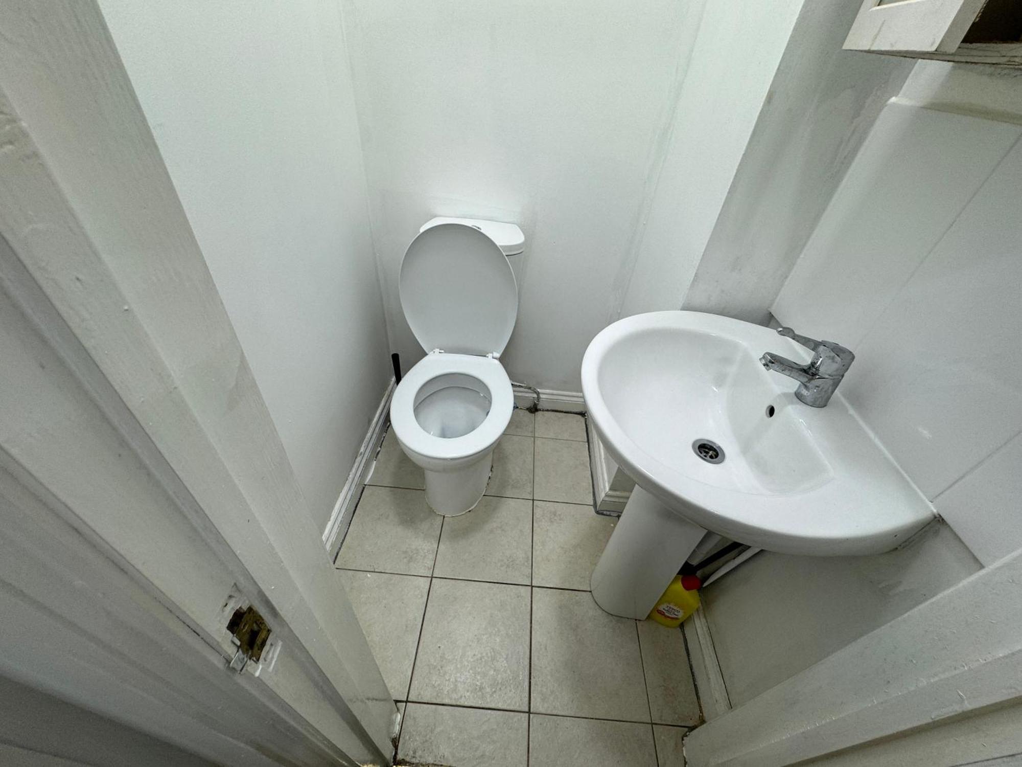 Cheam Apartment Apartment *