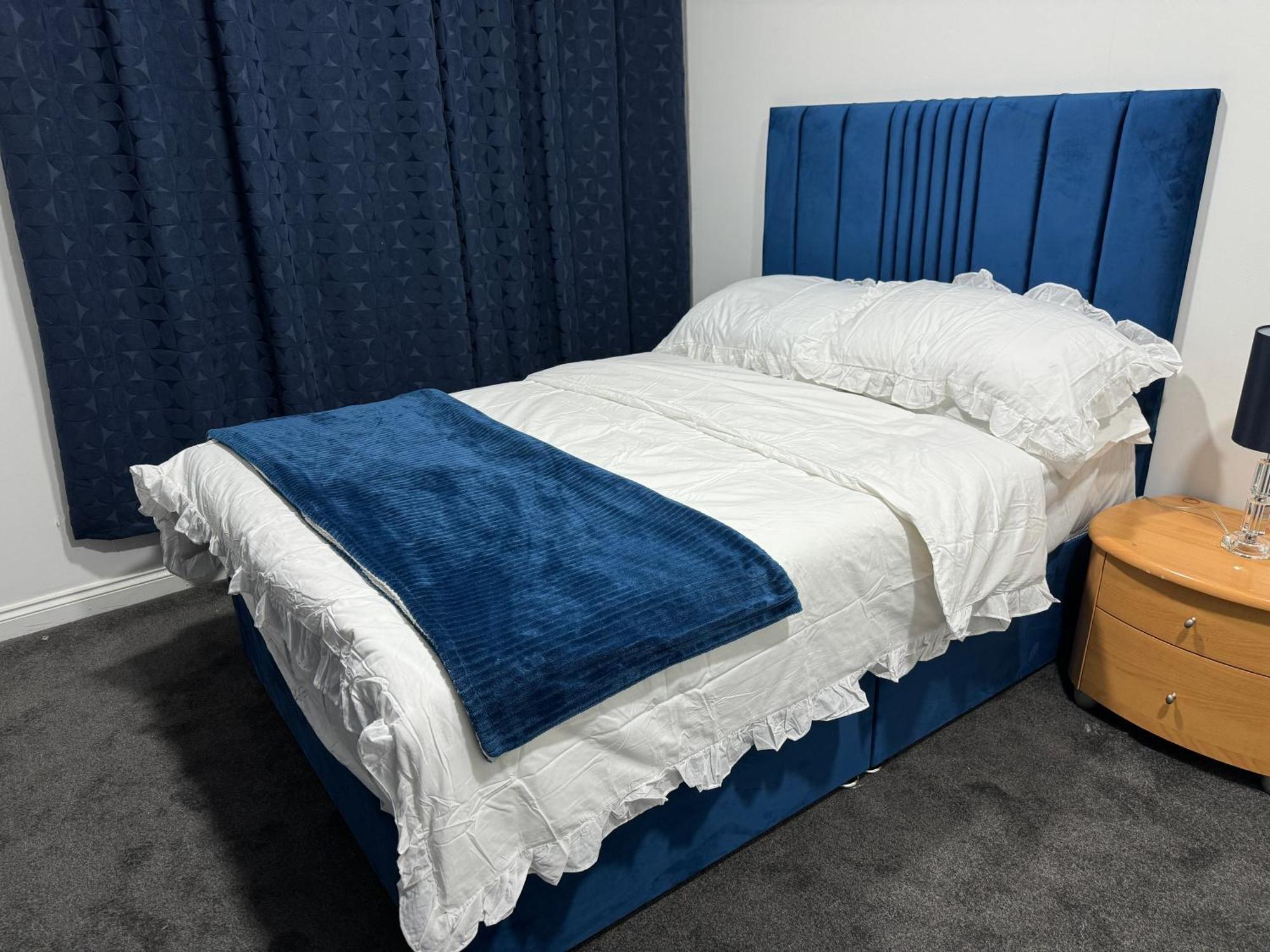 Cheam Apartment *