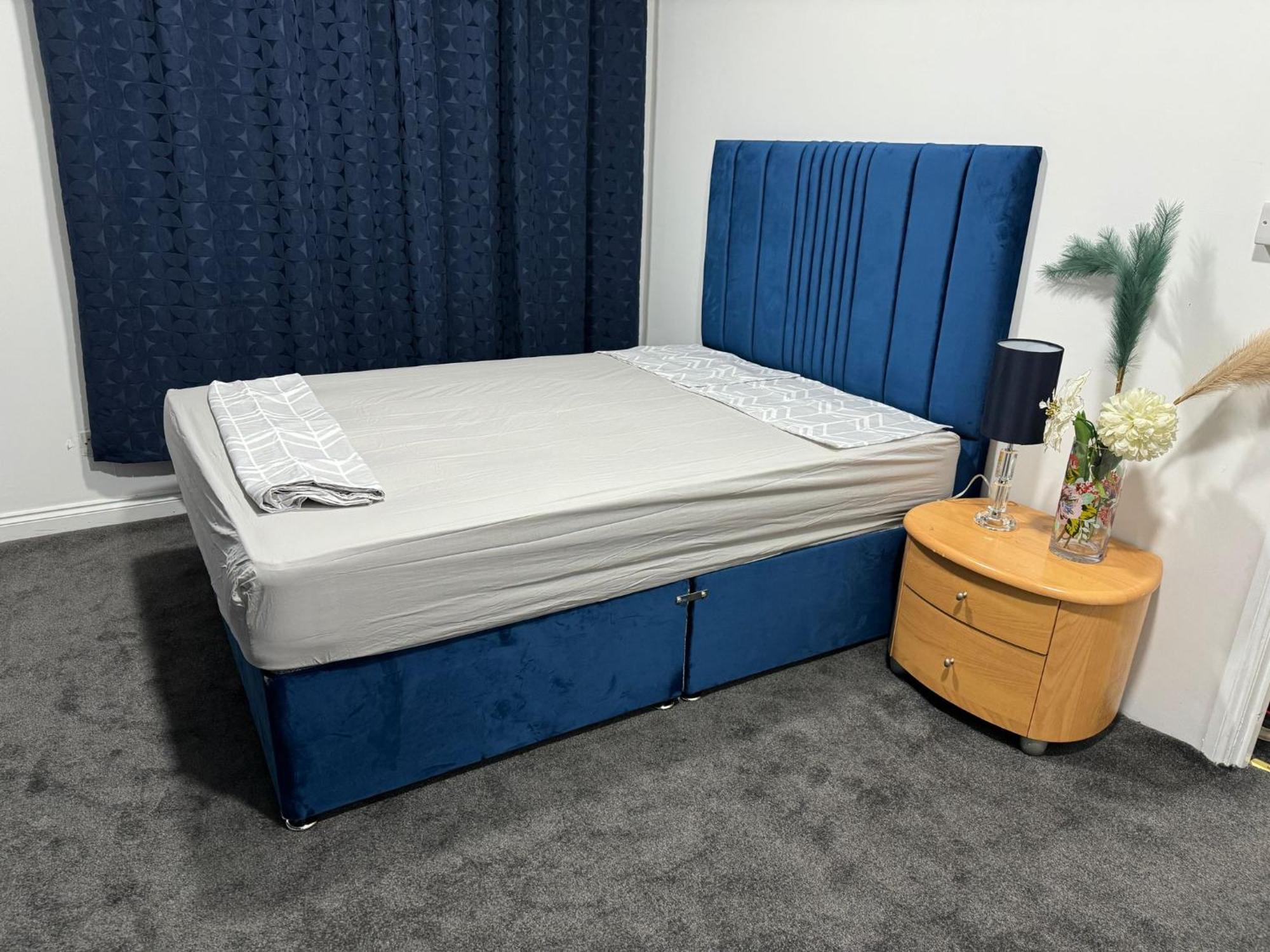 Cheam Apartment * Cheam